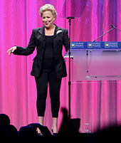 Midler at the 2010 HRC Annual Dinner.