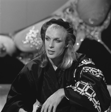 Eno performing on Dutch television in 1974