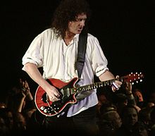 Brian May performing in Frankfurt in 2005