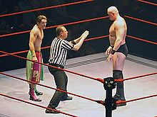 Kendrick facing Gene Snitsky during 2007