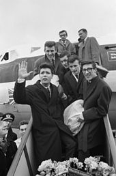 Cliff Richard with the Shadows in 1962