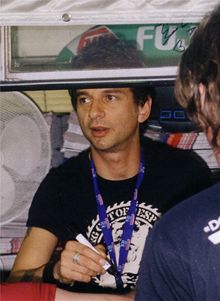 Dave Gahan signing autographs in 2003.