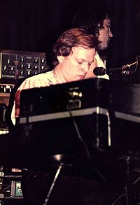 Gilmour on keyboards, in 1984, Düsseldorf during his About Face tour