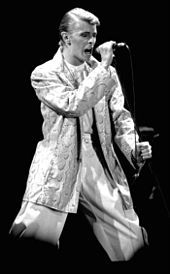 Bowie performing in Oslo on 5 June 1978
