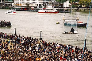 David Blaine in the box for Above the Below in front of thousands at City Hall (London).