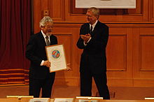 Suzuki receives the Right Livelihood Award from Jakob von Uexkull