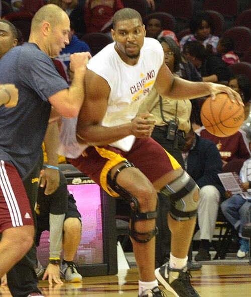 Andrew Bynum