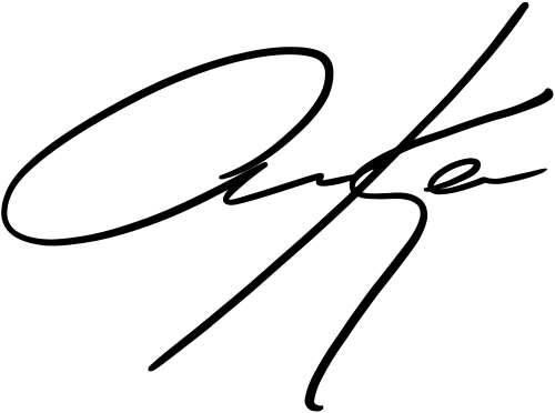 Anna Kendrick Signature